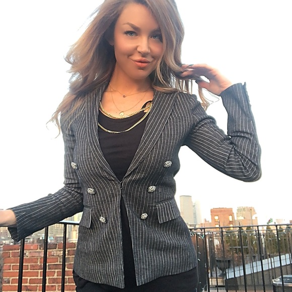 Meet your Posher, Katie - Picture 2 of 5